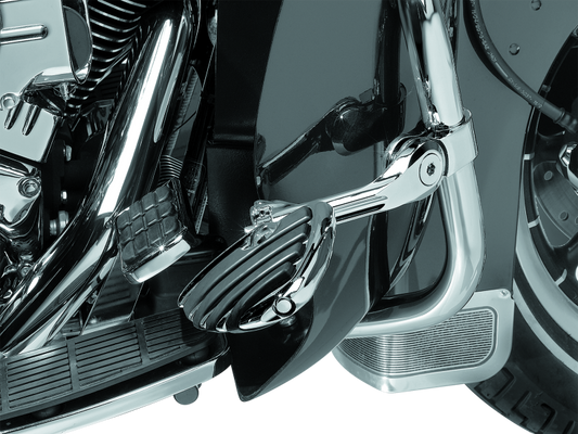 Kuryakyn Tour-Tech Cruise 6in Mount Arm  With ISO Wing Pegs 1-1/4in Clamp Chrome