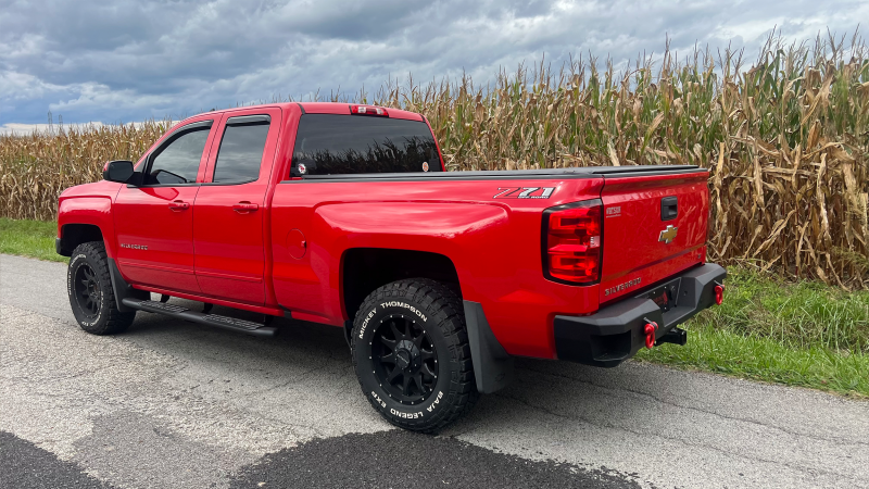 Fishbone Offroad 07-18 Chevrolet Silverado 1500/2500/3500 Double Cab Oval Side Steps -Black Textured