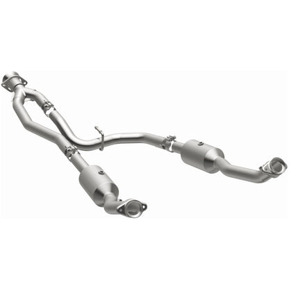 MagnaFlow 20-21 Ford Transit-150 Single Underbody V6 3.5L RWD Direct-Fit Catalytic Converter