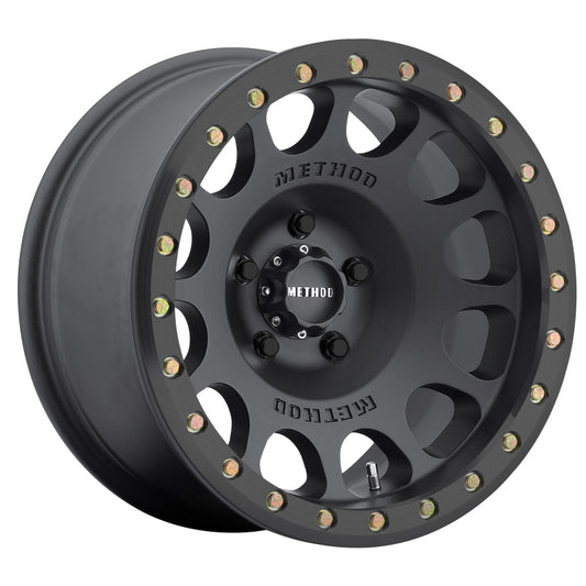 Method MR105 Beadlock 17x9 -38mm Offset 5x5 71.5mm CB Matte Black w/BH-H24125 Wheel