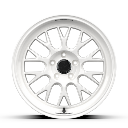 fifteen52 Holeshot RSR 18x9.5 5x114.3 38mm ET 73.1mm Center Bore Rally White