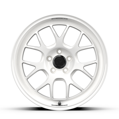 fifteen52 Apex RSR 18x9.5 5x114.3 38mm ET 73.1mm Center Bore Rally White